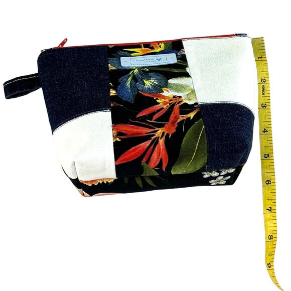 Handmade Upcycled Denim Floral Print Cotton Cosmetic Makeup Zipper Pouch Bag - Picture 7 of 8